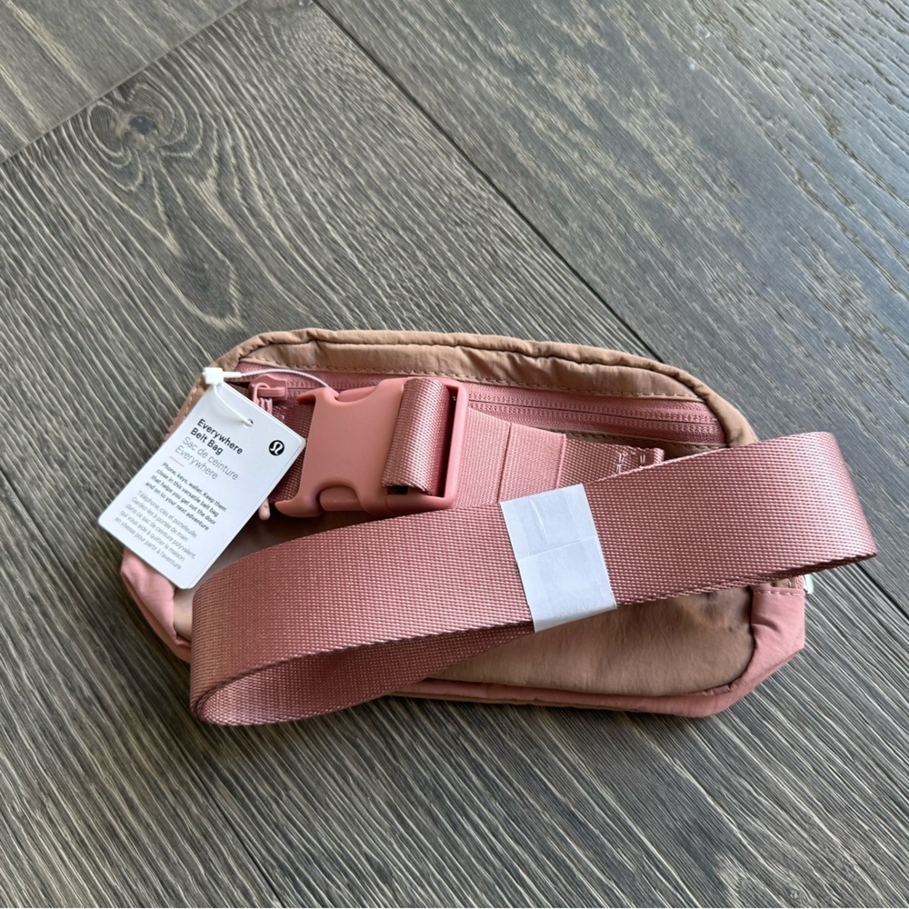 Lululemon Everywhere Belt Bag in Pink Clay/Pink Pastel - Picture 9 of 11